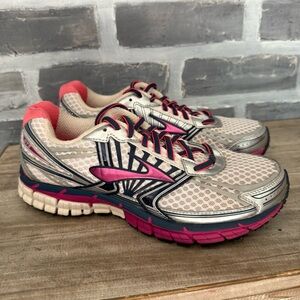 Women’s Brooks Adrenaline GTS 14  9.5 Med Width White Gray Pink Running Shoes